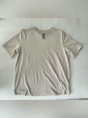 Women’s SKIMS Short Sleeve Crewneck Tee in Light Beige